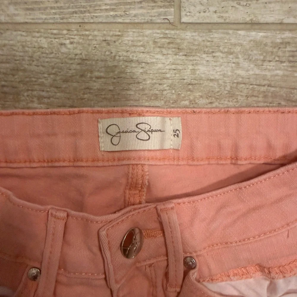 Stylish Pink Lace-Trimmed Women Shorts - Picture 2 of 3